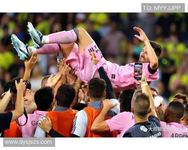 绰号野兽的足球明星如何在绿茵场上展现无与伦比的力量与技巧 绰号野兽的足球明星如何在绿茵场上展现无与伦比的力量与技巧