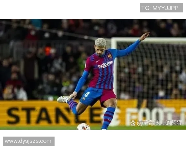 足球明星如何在场上对裁判的袒护行为影响比赛公正性与球迷情绪 足球明星如何在场上对裁判的袒护行为影响比赛公正性与球迷情绪